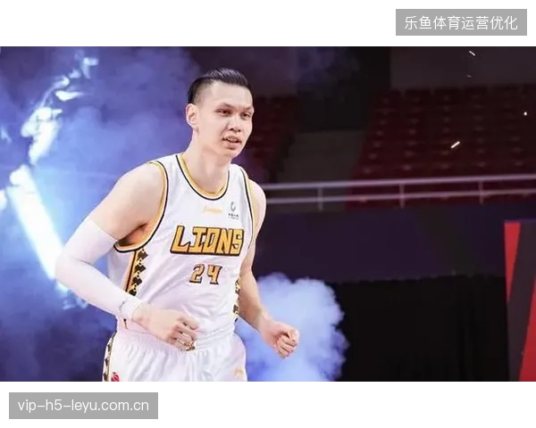 许钟豪依然是广厦队内线防守大闸，凭借身高臂展和经验有效保护了球队的禁飞区